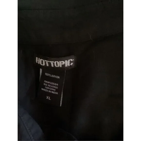 Hot topic - Picture 3 of 4